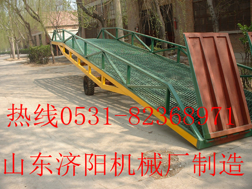 移動(dòng)液壓登車(chē)橋(點(diǎn)擊查看)